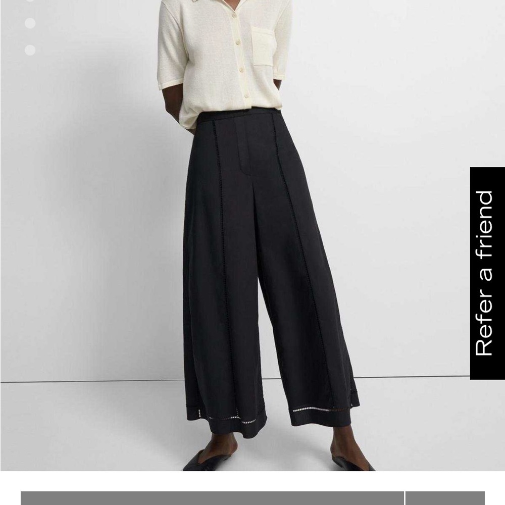Theory black ladder eyelet cropped pant